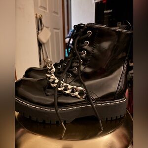 Chain combat boots new